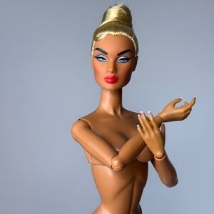 East 59th Integrity Della Roux Standout Fall Nude Doll Articulated New